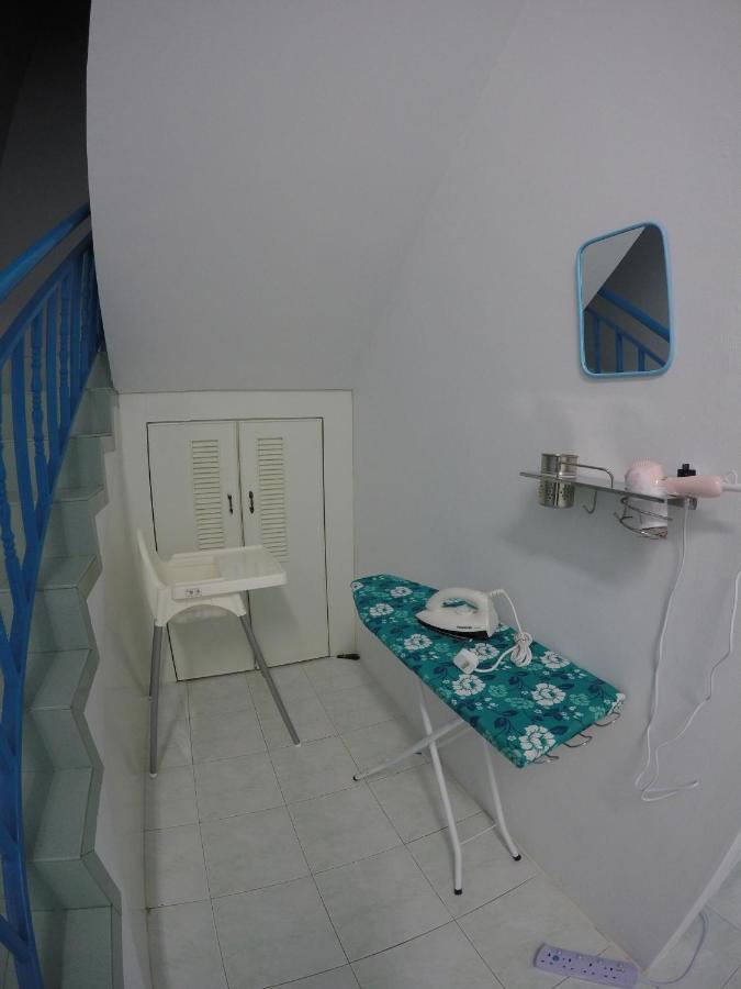 Little Blue House Kemaman Guesthouse Chukai المظهر الخارجي الصورة