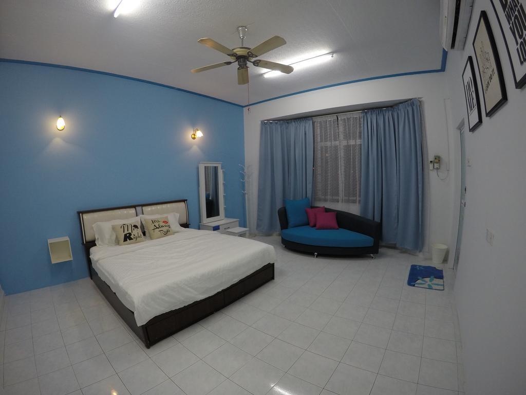 Little Blue House Kemaman Guesthouse Chukai المظهر الخارجي الصورة