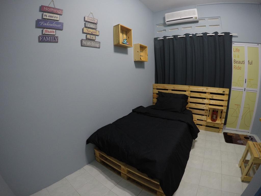 Little Blue House Kemaman Guesthouse Chukai المظهر الخارجي الصورة