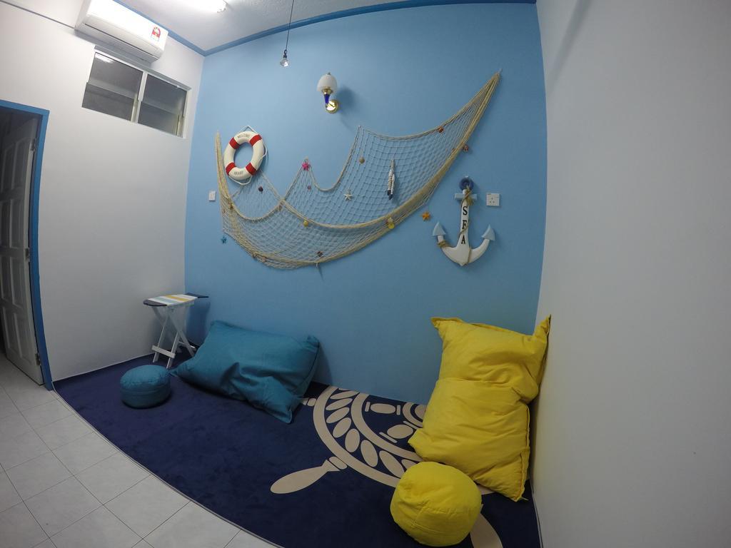 Little Blue House Kemaman Guesthouse Chukai المظهر الخارجي الصورة